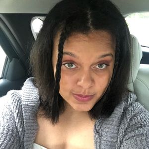 Meet your Posher, Olivia